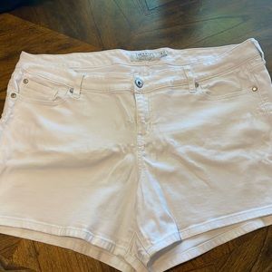 torrid white jean shorts size 20